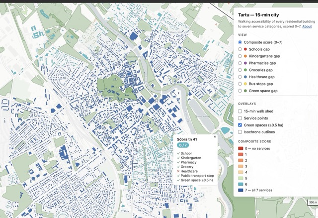 Map of Tartu with residential buildings shaded by how many everyday services are reachable within a 15-minute walk